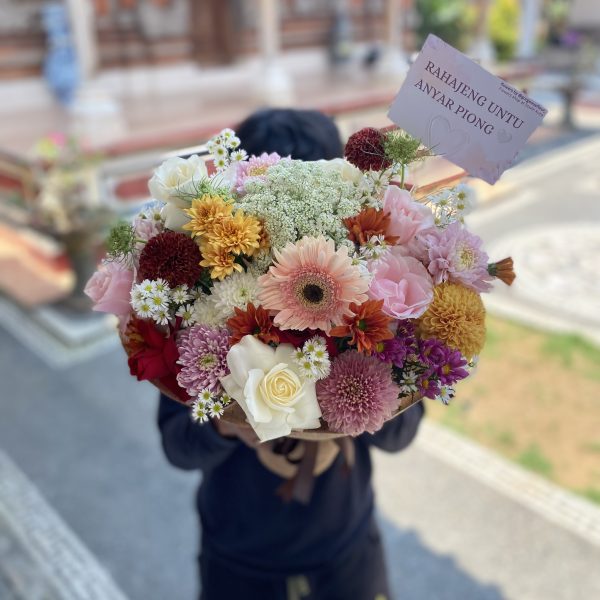 bouquet fresh flowers thumbelina