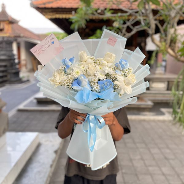 Bouquet fresh flowers white blue