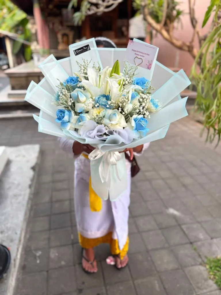 bouquet fresh flowers lily mix colorspray blue