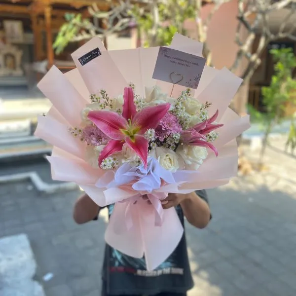 bouquet fresh flowers lily mix