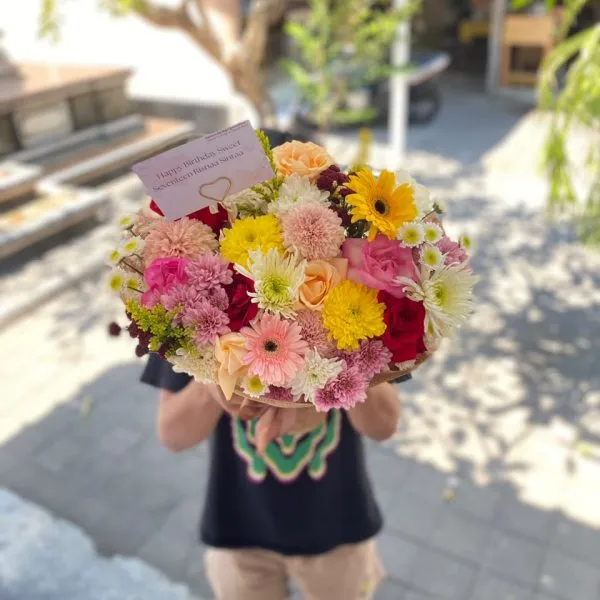 bouquet fresh flowers thumbelina