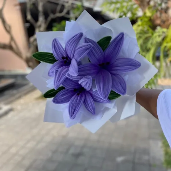 bouquet pipe cleaner lilies