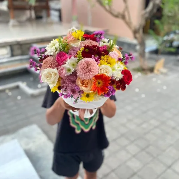 bouquet fresh flowers thumbelina