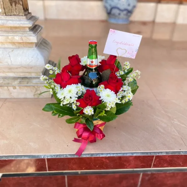 basket fresh flowers + drink (not include)